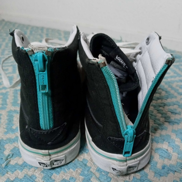 Vans Black high top with green back zipper, - Picture 3 of 5